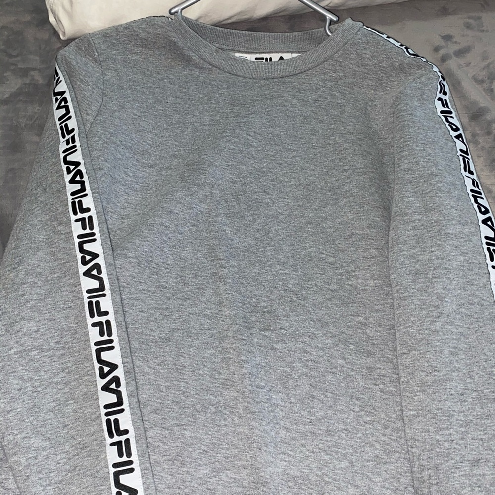 grey filas sweater